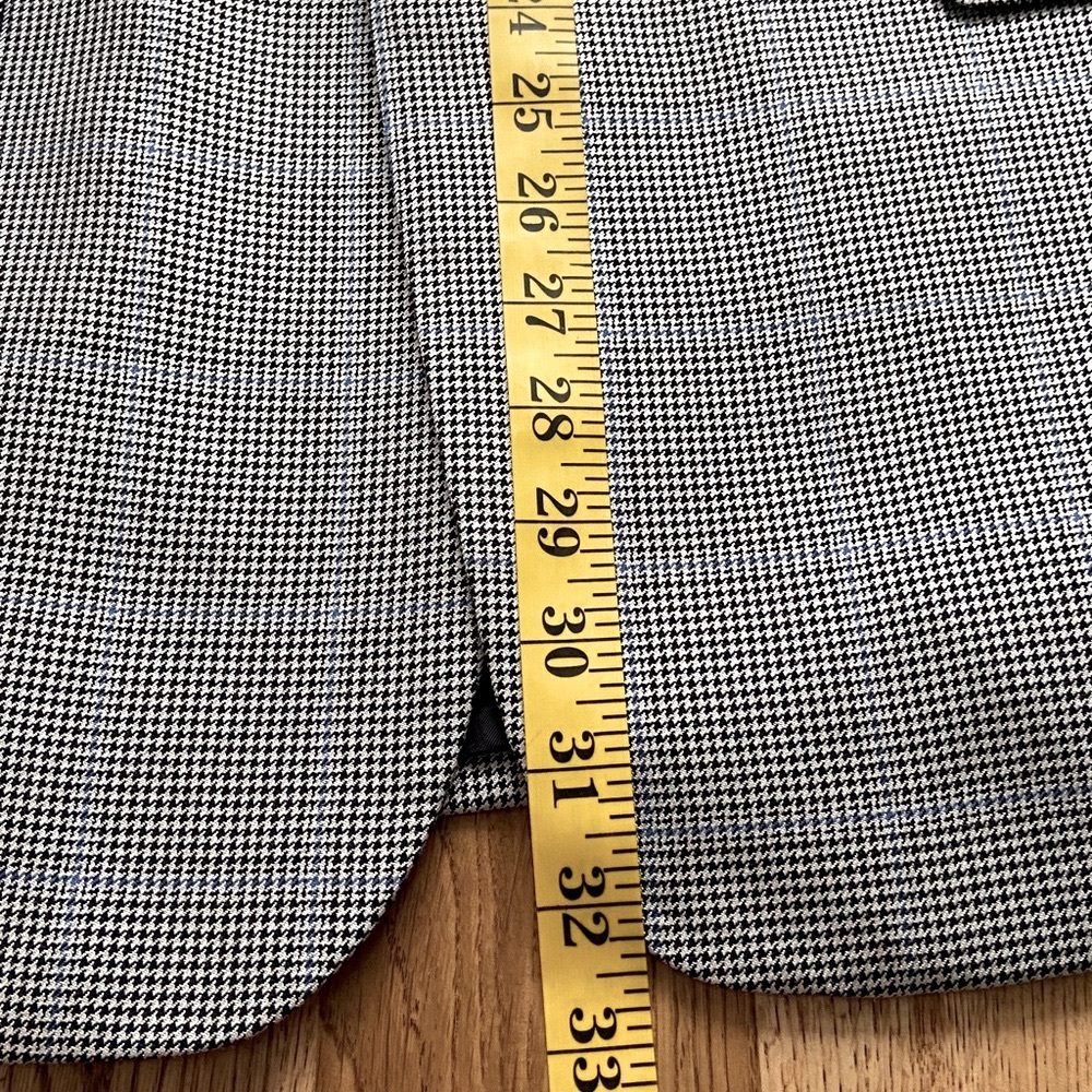 Jos A Bank Signature
Collection Mens 44R Wool/Silk
Plaid Blazer Sport Coat - Picture 12 of 12